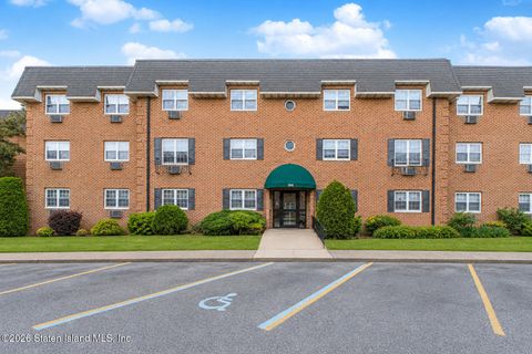 Photo of 394 Maryland Avenue #2a, Staten Island, NY 10305 (MLS # 2602430)