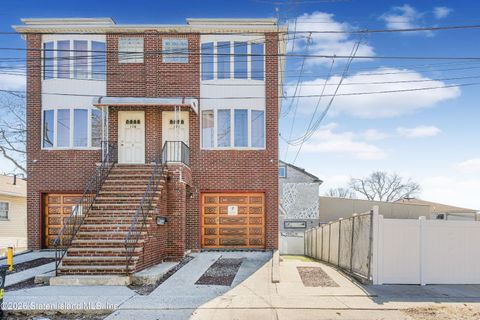 Photo of 178 Cedar Avenue, Staten Island, NY 10305 (MLS # 2601471)