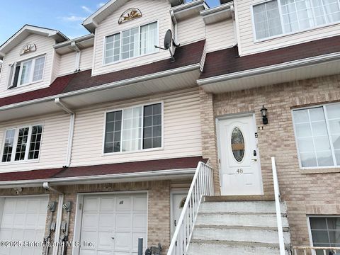 Photo of 46 Meadow Lane Ln #B13, Staten Island, NY 10306 (MLS # 2505540)