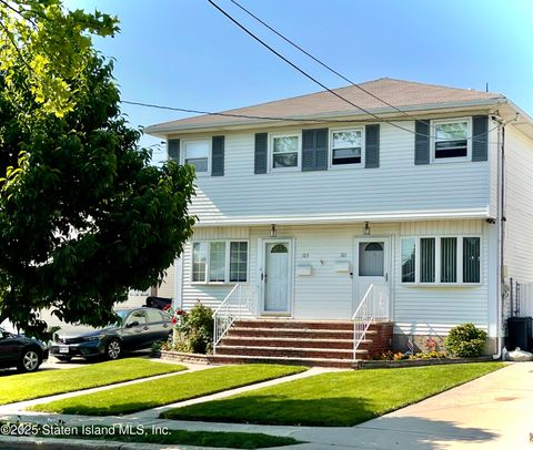 Photo of 101 Delmore Street, Staten Island, NY 10314 (MLS # 2503237)