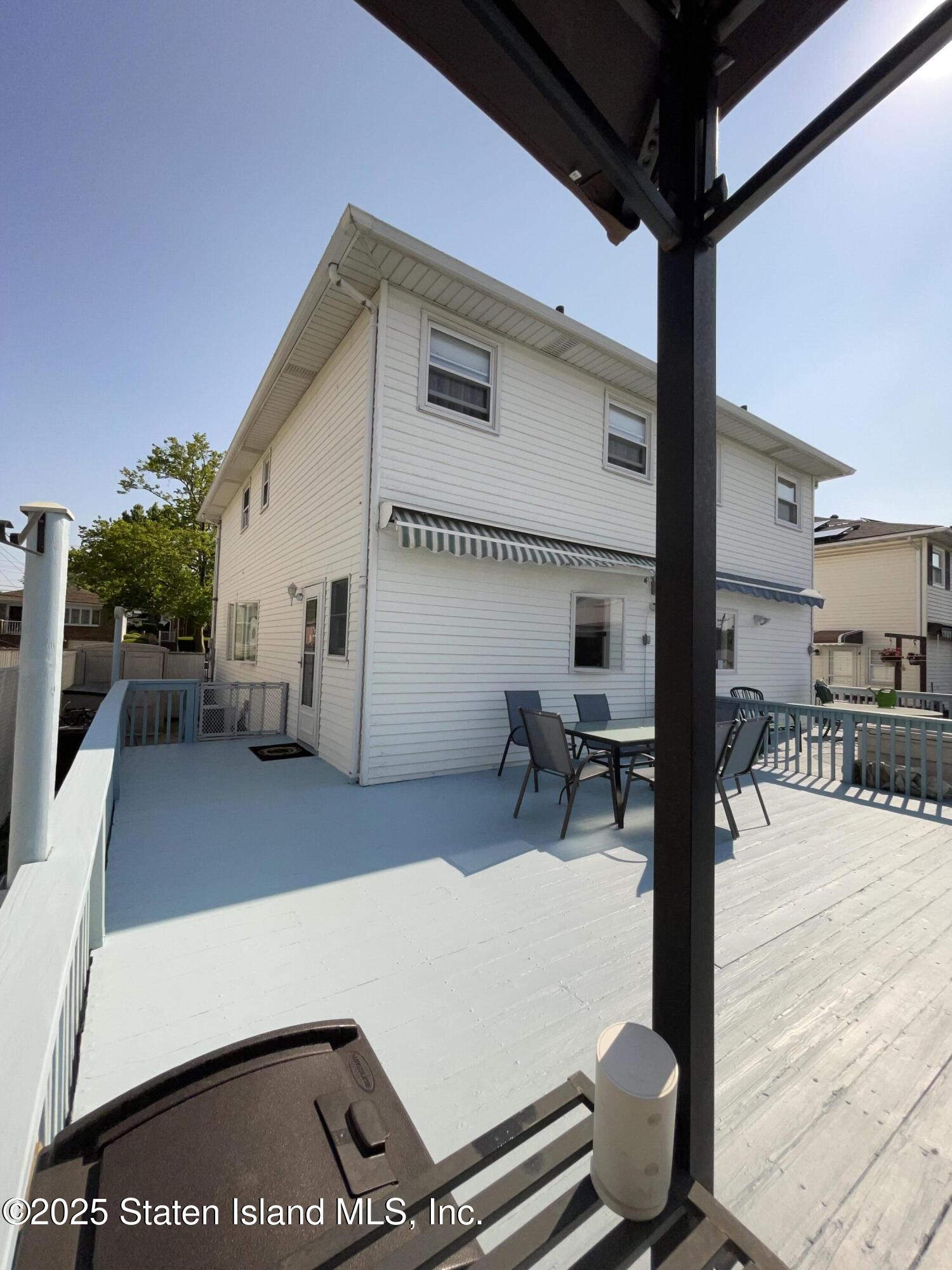 101 Delmore Street, Staten Island, New York image 23