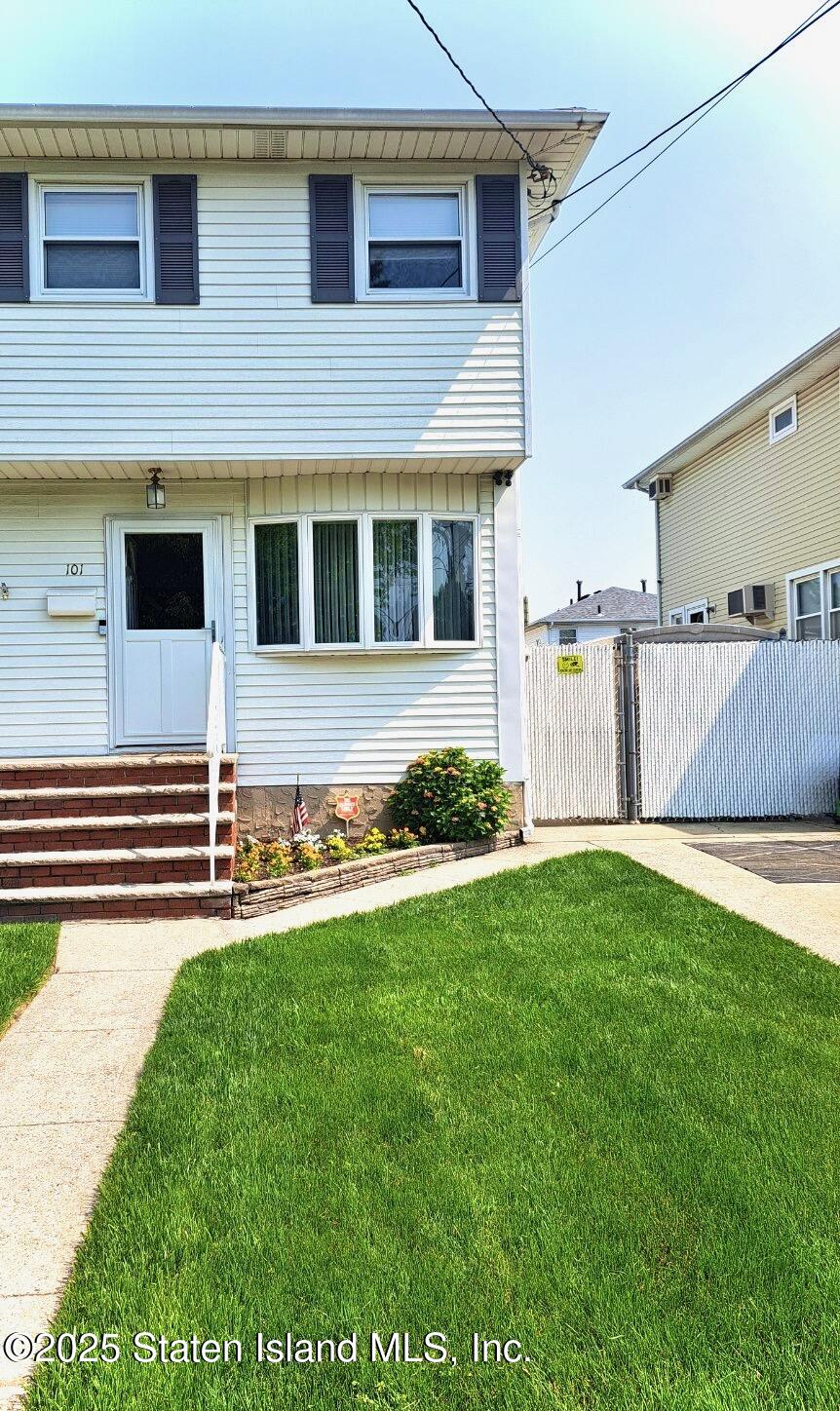101 Delmore Street, Staten Island, New York image 3