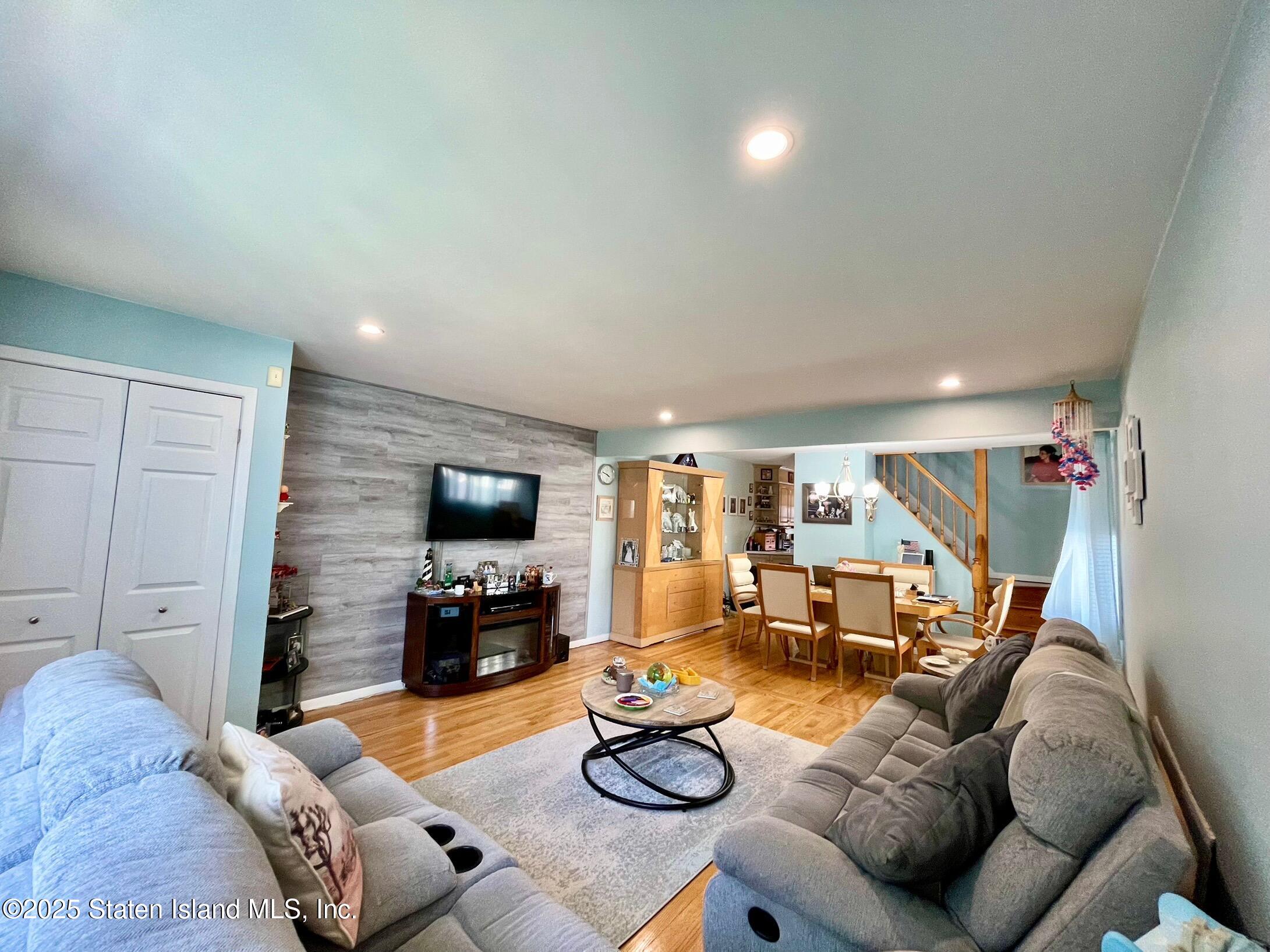 101 Delmore Street, Staten Island, New York image 6