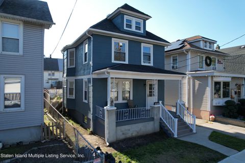 Photo of 134 Clinton Place, Staten Island, NY 10302 (MLS # 1157058)