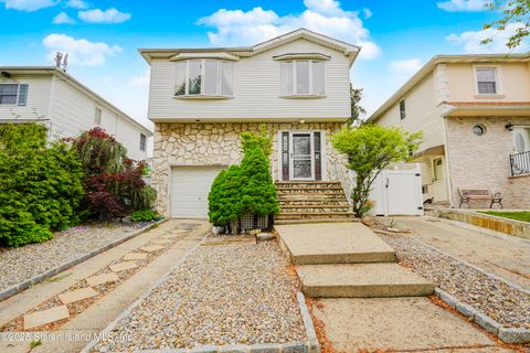 Photo of 963 Sinclair Avenue, Staten Island, NY 10309 (MLS # 2502569)