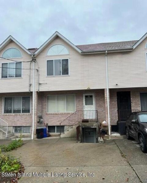 Photo of 177 Beechwood Avenue, Staten Island, NY 10301 (MLS # 1160053)