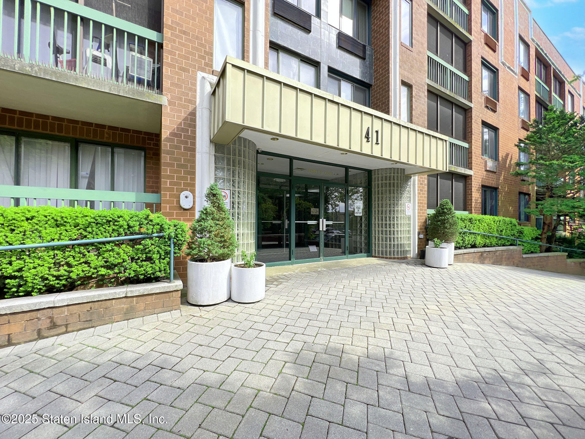 41 Wellington Court #3E, Staten Island, New York image 1
