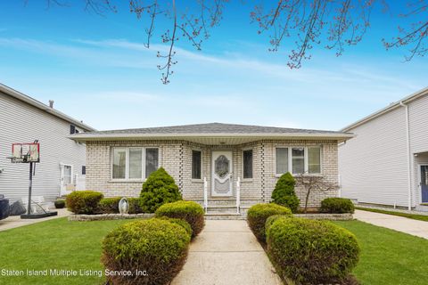 Single Family Residence in Staten Island NY 341 Bartlett Avenue.jpg