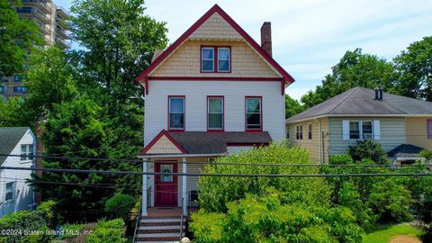 Photo of 50 Clifton Avenue, Staten Island, NY 10305 (MLS # 2404460)
