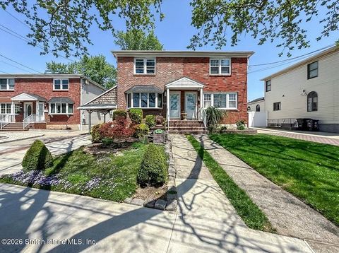 Photo of 87 Tysens Lane, Staten Island, NY 10306 (MLS # 2601910)
