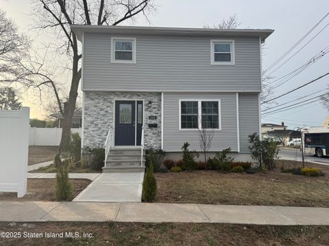 Photo of 152 Purdy Avenue, Staten Island, NY 10314 (MLS # 2507197)