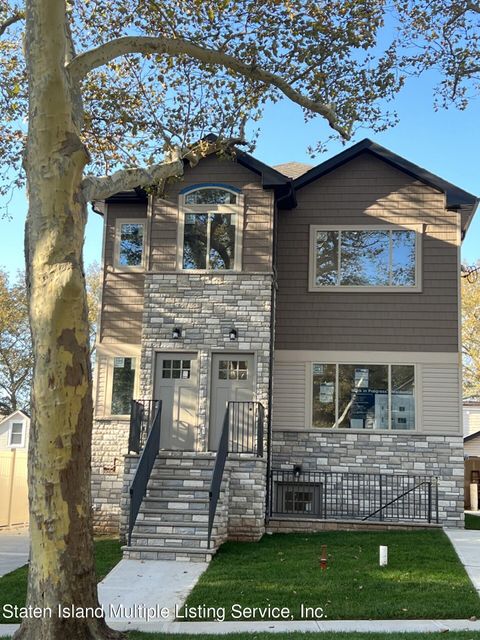Photo of 188 Bancroft Avenue, Staten Island, NY 10306 (MLS # 1163595)