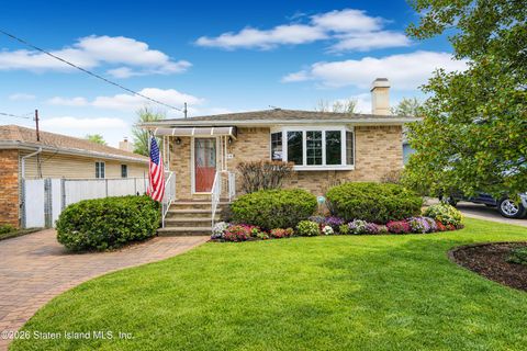 Photo of 53 Morton Street, Staten Island, NY 10306 (MLS # 2600545)