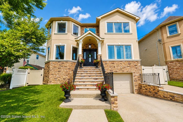 561 RAMONA AVE, STATEN ISLAND, NY 10309 - Image bea0eb45d87cfaa777e3e6c9da7a1865/770596192