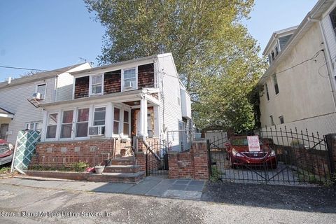 Photo of 51 Alaska Street, Staten Island, NY 10310 (MLS # 1164851)