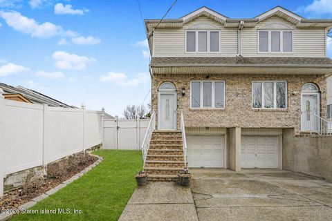 Photo of 1167 Rockland Avenue, Staten Island, NY 10314 (MLS # 2602165)