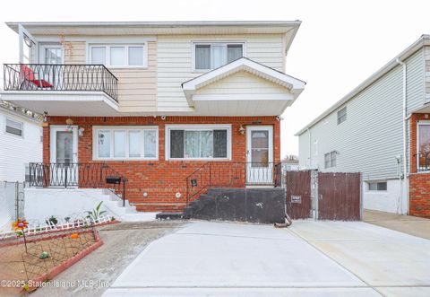 Photo of 32 Thayer Place, Staten Island, NY 10306 (MLS # 2503197)