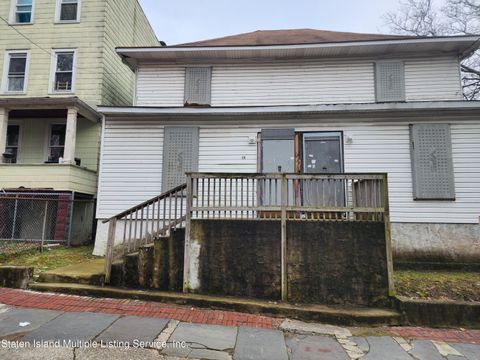 Photo of 58 Cleveland Street, Staten Island, NY 10301 (MLS # 1160364)