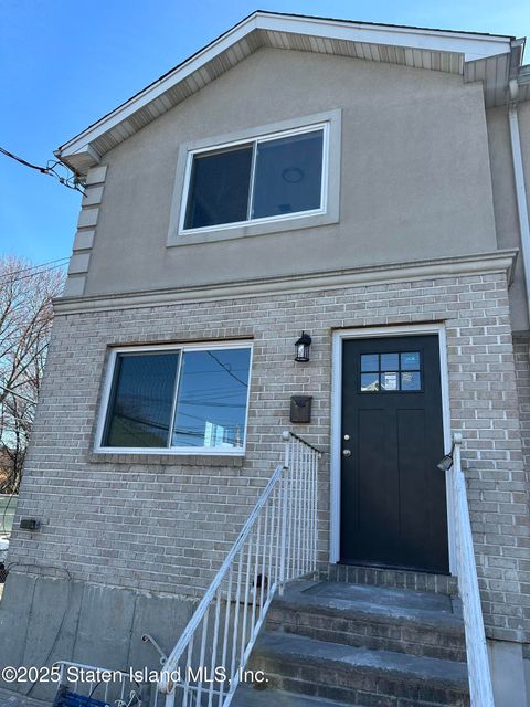 Photo of 171 North Burgher Avenue, Staten Island, NY 10310 (MLS # 2501561)