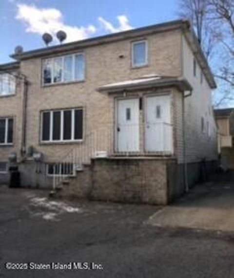 Photo of 286 Giffords Lane, Staten Island, NY 10308 (MLS # 2500150)