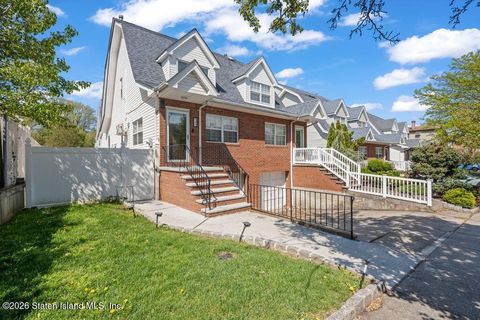 Photo of 222 Elverton Avenue, Staten Island, NY 10308 (MLS # 2602499)