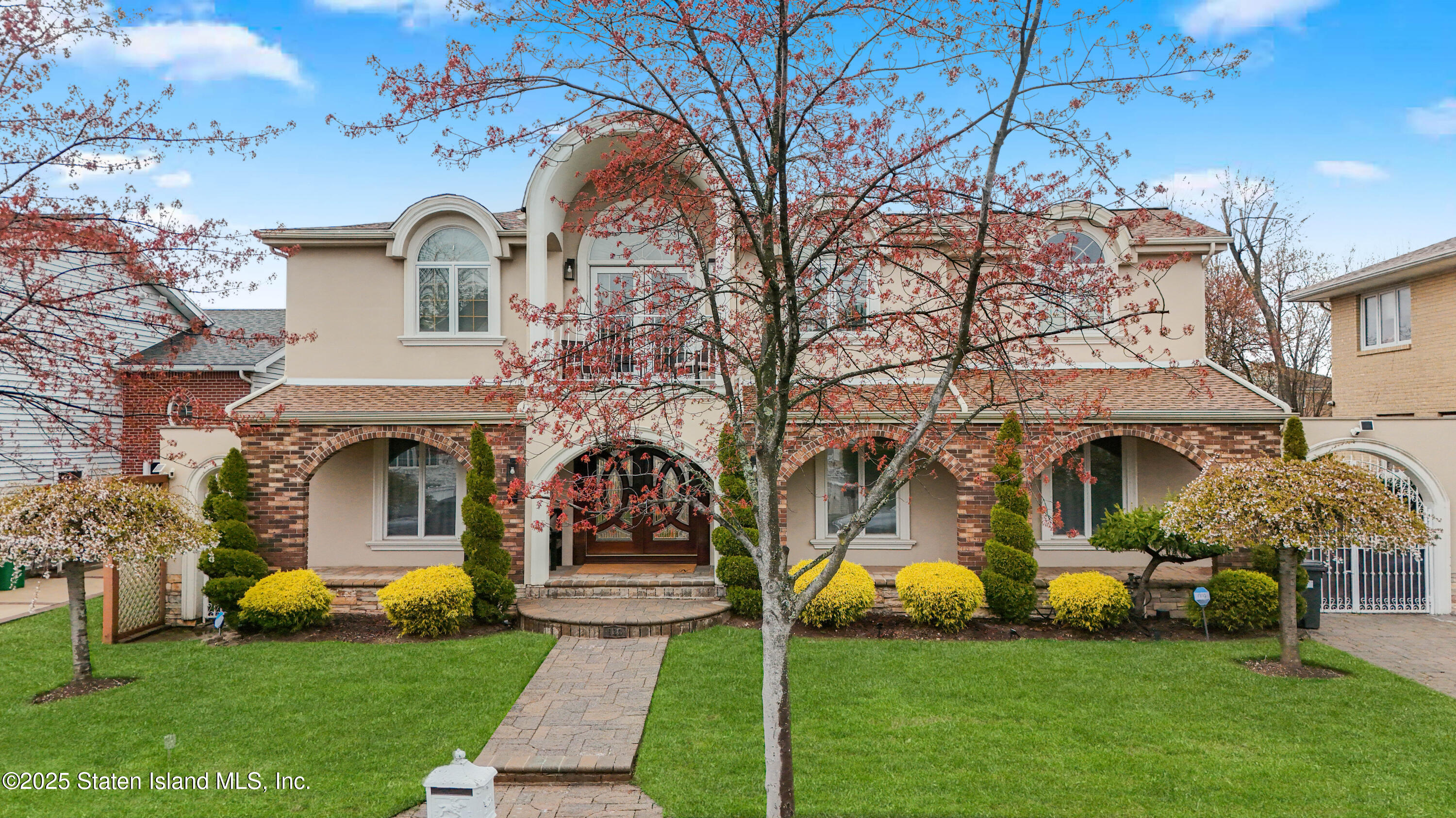 933 Edgegrove Avenue, Staten Island, New York image 3
