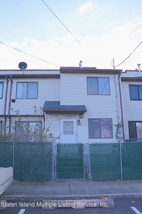 Photo of 168 Pierce Street, Staten Island, NY 10304 (MLS # 1165473)