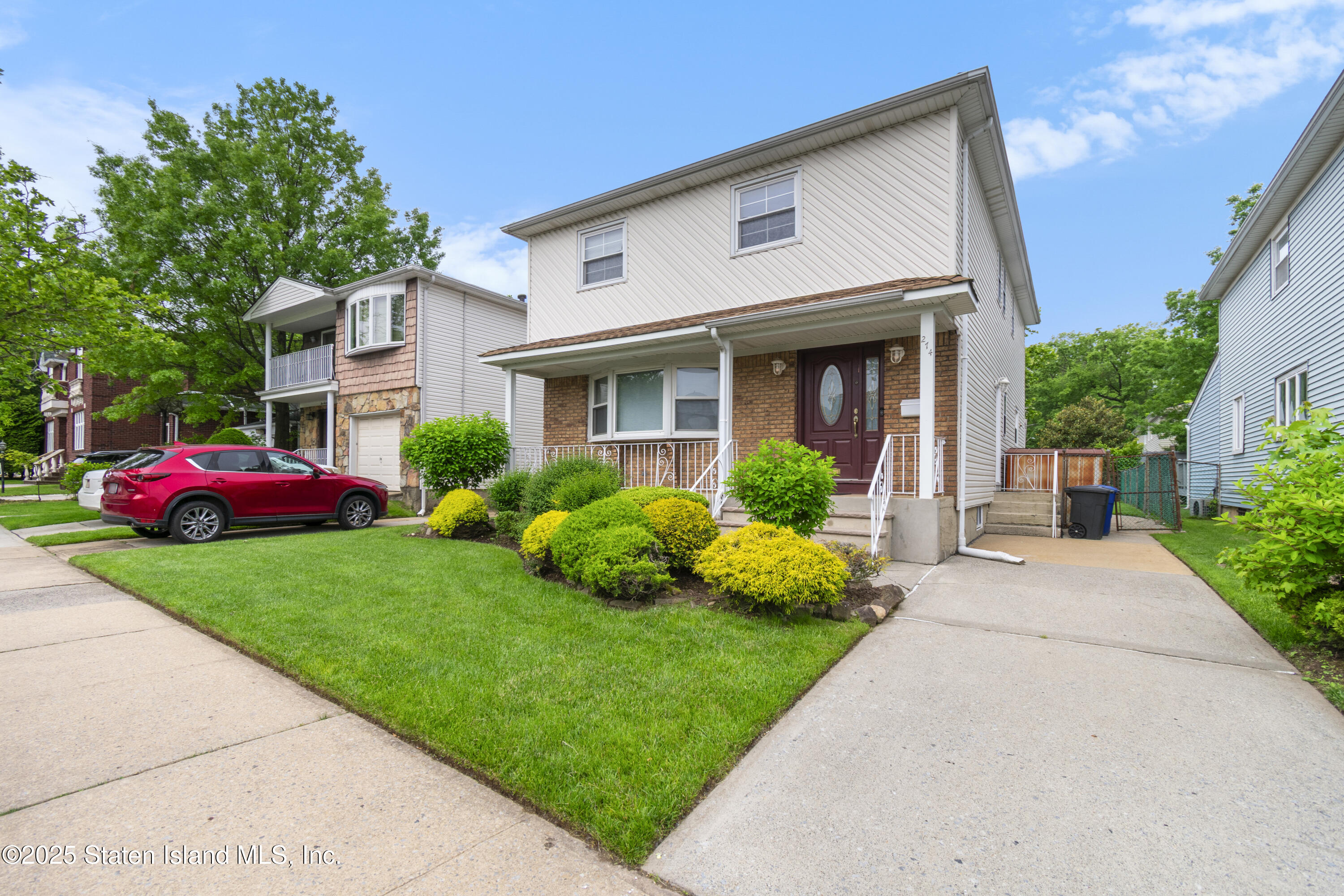 274 Crafton Avenue, Staten Island, New York image 3