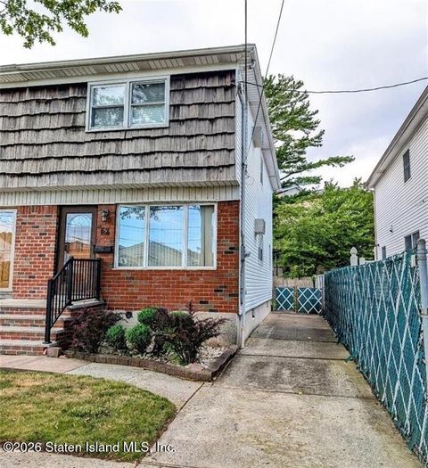 Photo of 62 Columbus Avenue, Staten Island, NY 10304 (MLS # 2600219)