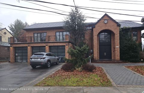 Photo of 124 Bertha Place, Staten Island, NY 10301 (MLS # 2400809)