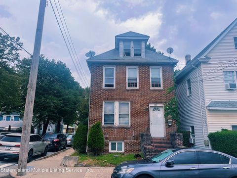 Photo of 117 Blackford Avenue, Staten Island, NY 10302 (MLS # 1164302)