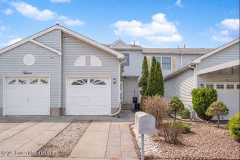 Photo of 10 Slayton Avenue, Staten Island, NY 10314 (MLS # 2507269)