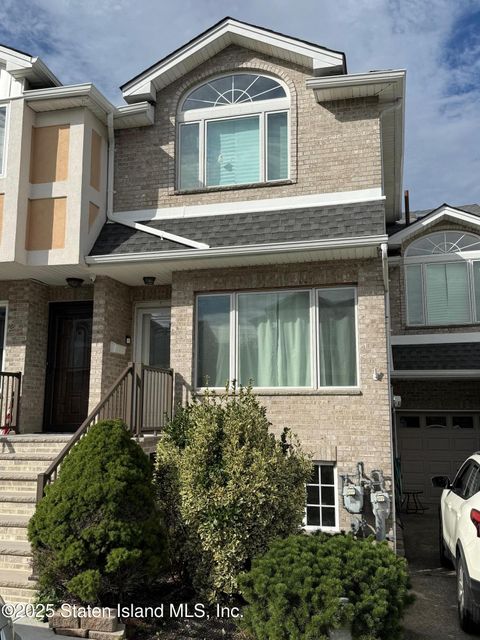 Photo of 30 Latourette Lane, Staten Island, NY 10314 (MLS # 2506108)