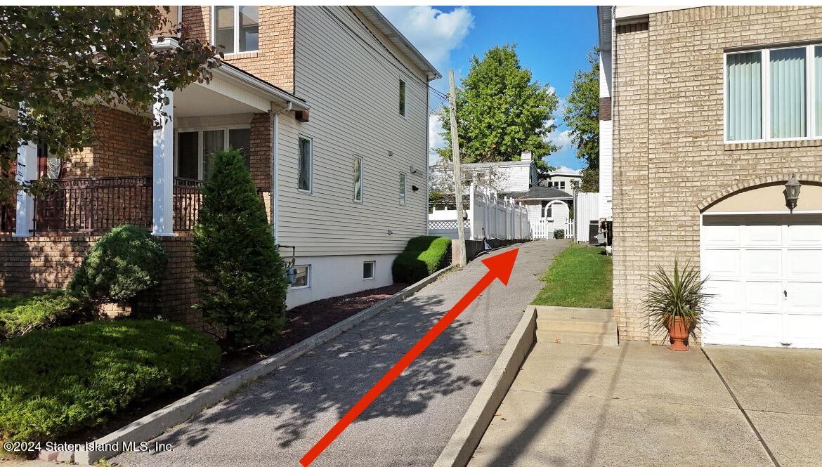 Staten Island, New York 10308, United States, 2 Bedrooms Bedrooms, ,2 BathroomsBathrooms,Residential,Pending,39291