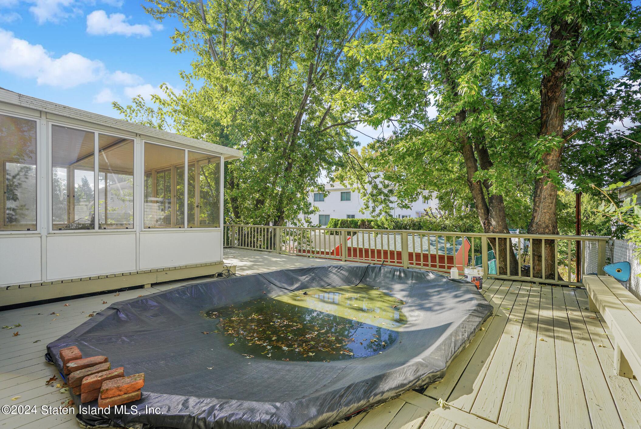 Staten Island, New York 10308, United States, 2 Bedrooms Bedrooms, ,2 BathroomsBathrooms,Residential,Pending,39291