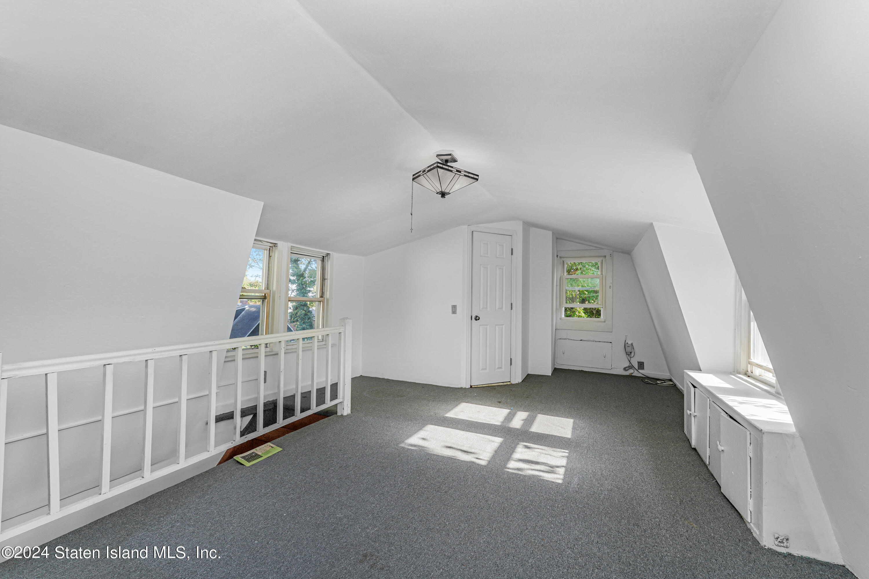 Staten Island, New York 10308, United States, 2 Bedrooms Bedrooms, ,2 BathroomsBathrooms,Residential,Pending,39291