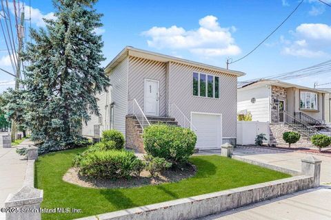 Photo of 622 Barlow Avenue, Staten Island, NY 10312 (MLS # 2600004)