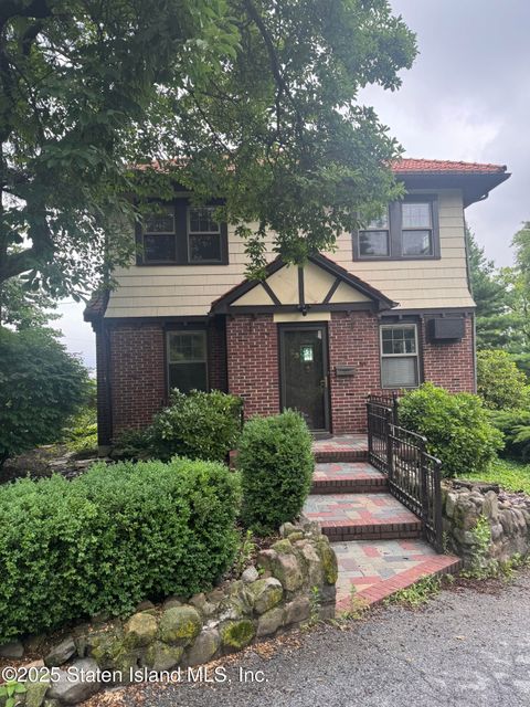 Photo of 23 Howard Avenue, Staten Island, NY 10301 (MLS # 2504768)