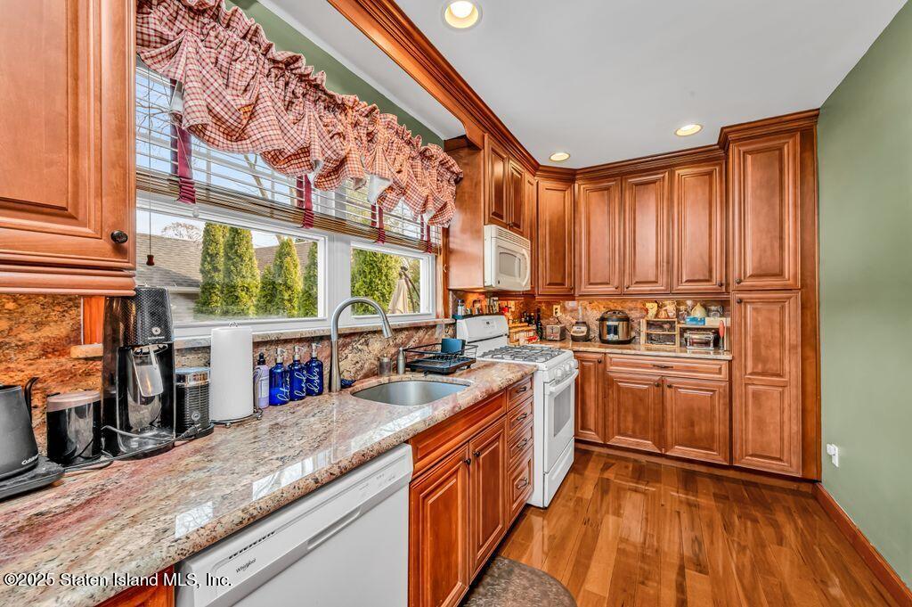195 Fairview Avenue, Staten Island, New York image 21