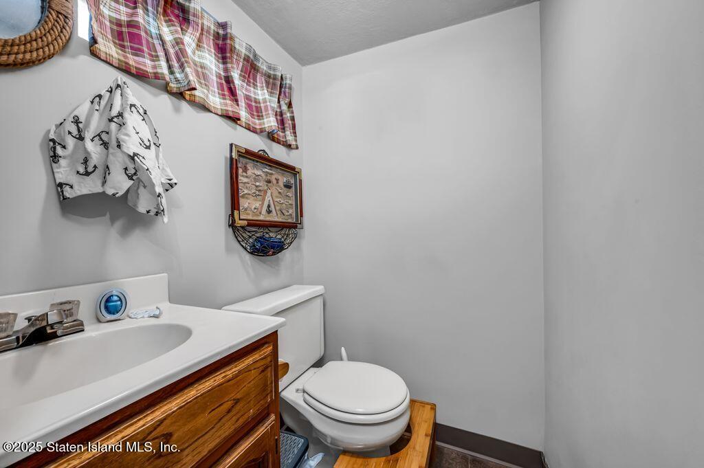 195 Fairview Avenue, Staten Island, New York image 36
