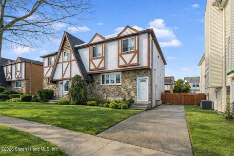 Photo of 359 Gurley Avenue, Staten Island, NY 10308 (MLS # 2600912)