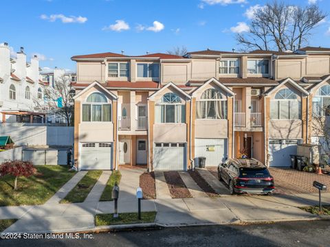 Photo of 482 Melba Street, Staten Island, NY 10314 (MLS # 2406625)