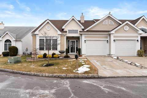 Photo of 4 Wellington Place, Monroe Township, NJ 08831 (MLS # 2600636)