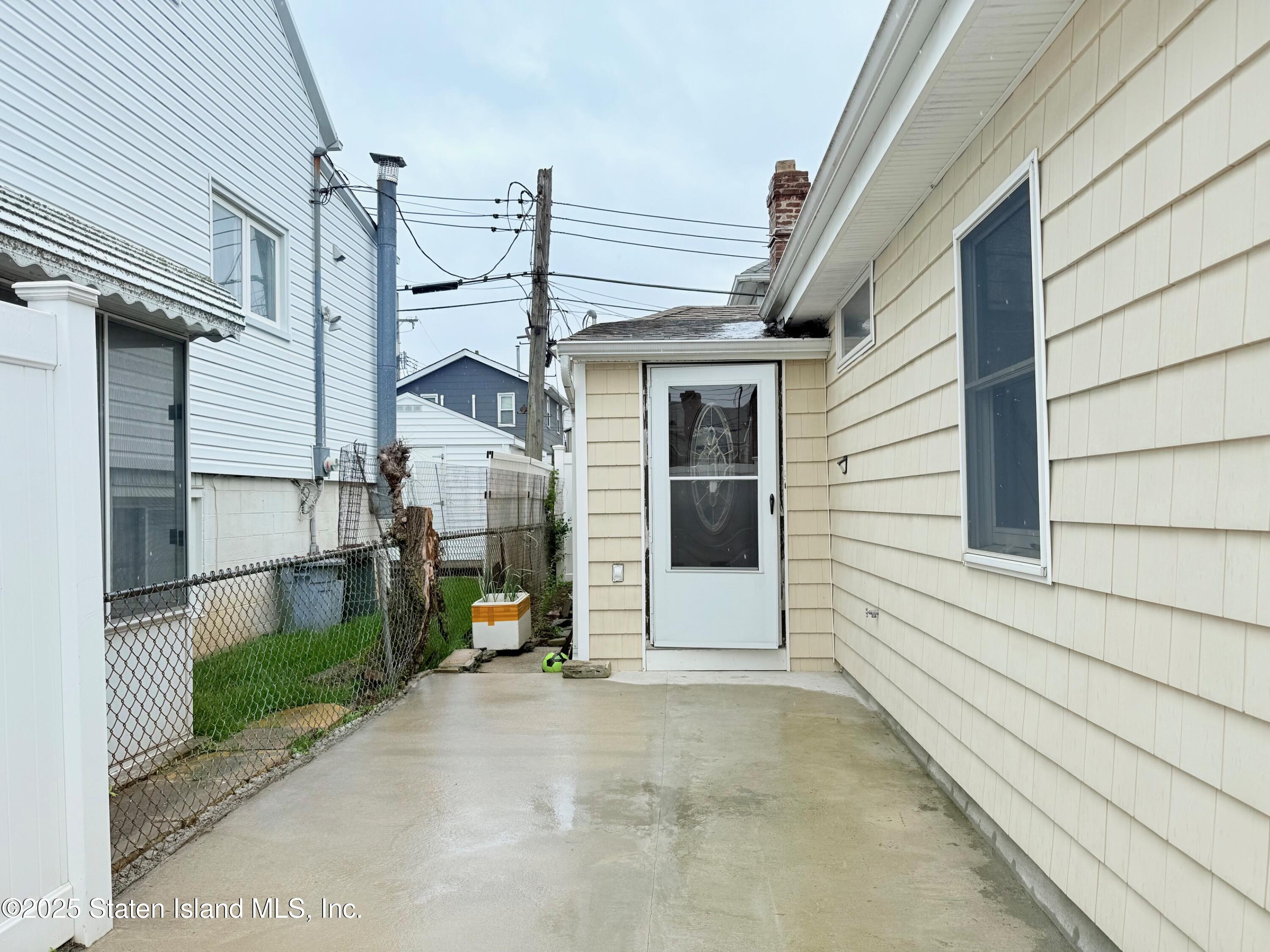 16 Landis Court, Brooklyn, New York image 19