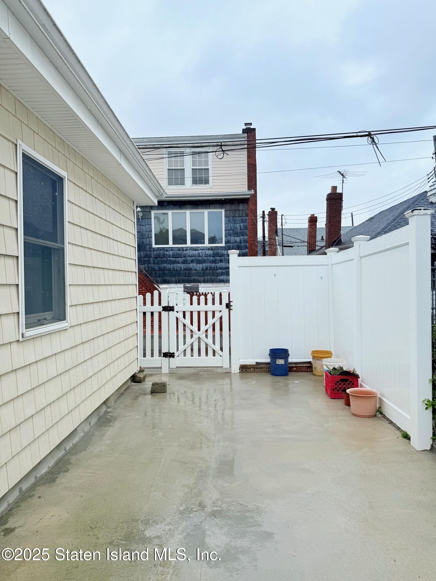 16 Landis Court, Brooklyn, New York image 21