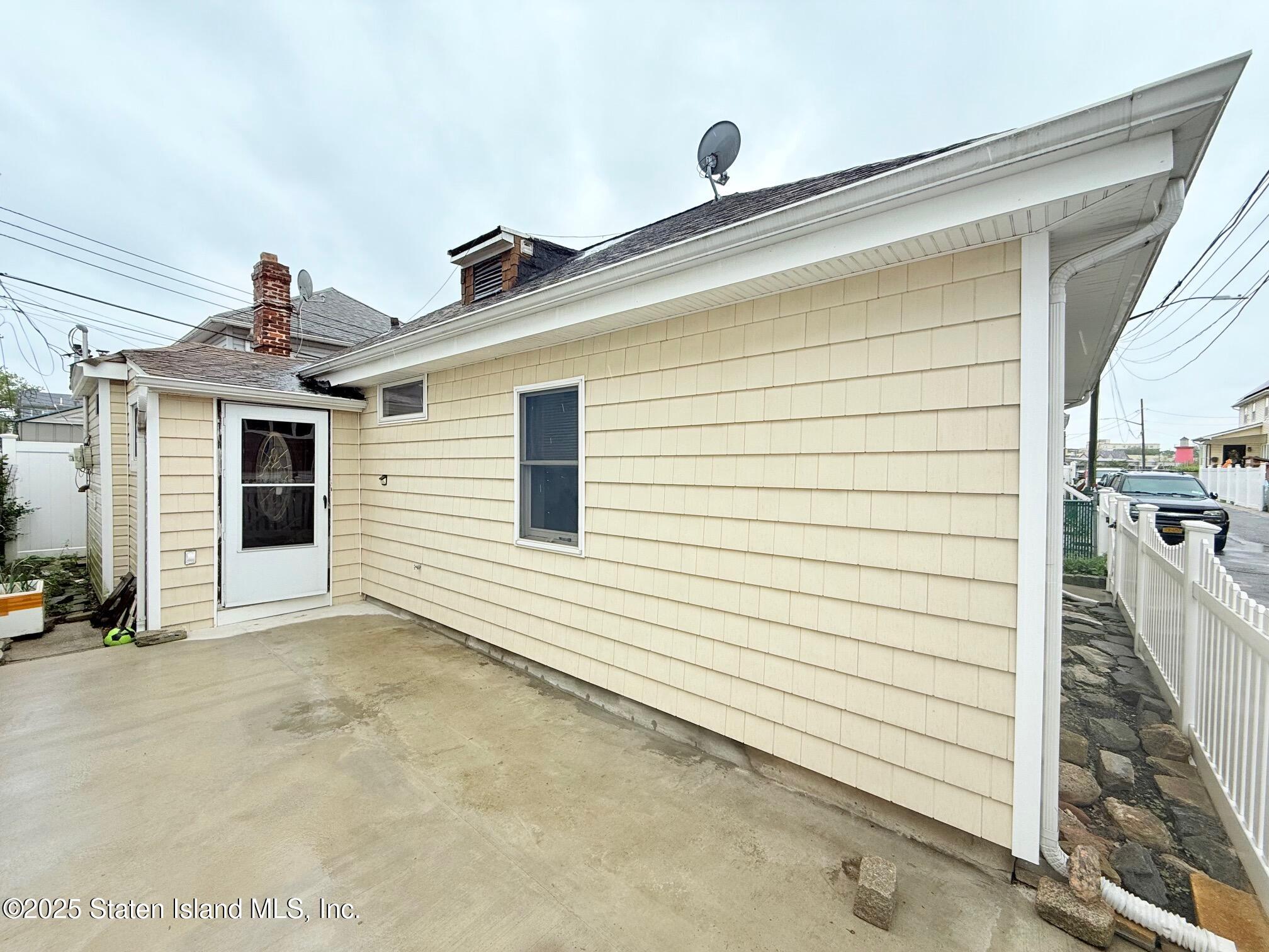 16 Landis Court, Brooklyn, New York image 20