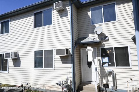 Photo of 269 Mosel Avenue, Staten Island, NY 10304 (MLS # 1157907)