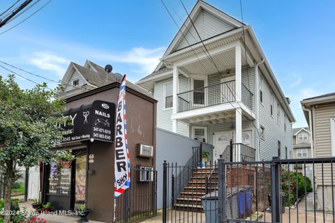 Photo of 320 Broadway, Staten Island, NY 10310 (MLS # 2404377)