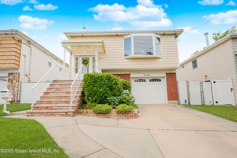 Photo of 212 Cortelyou Avenue, Staten Island, NY 10312 (MLS # 2503985)