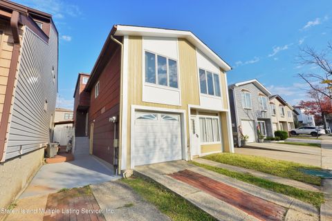 Photo of 19 Victoria Road, Staten Island, NY 10312 (MLS # 1165369)
